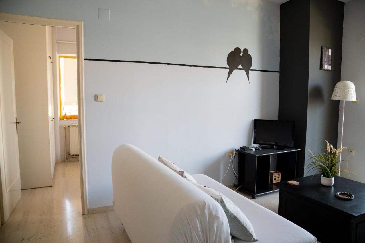 Eftihia Apartments By The Sea Ретимно Екстериор снимка