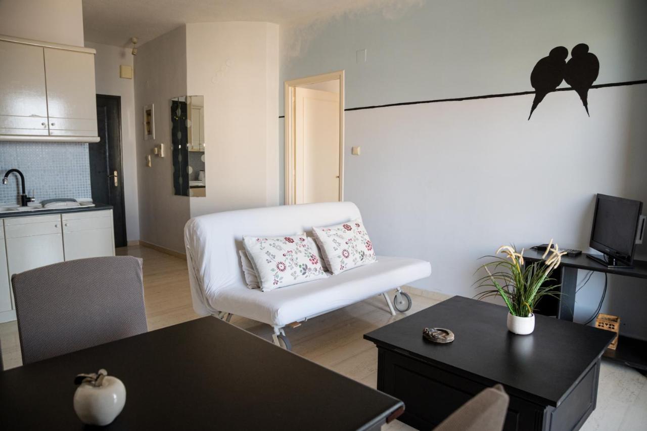 Eftihia Apartments By The Sea Ретимно Екстериор снимка