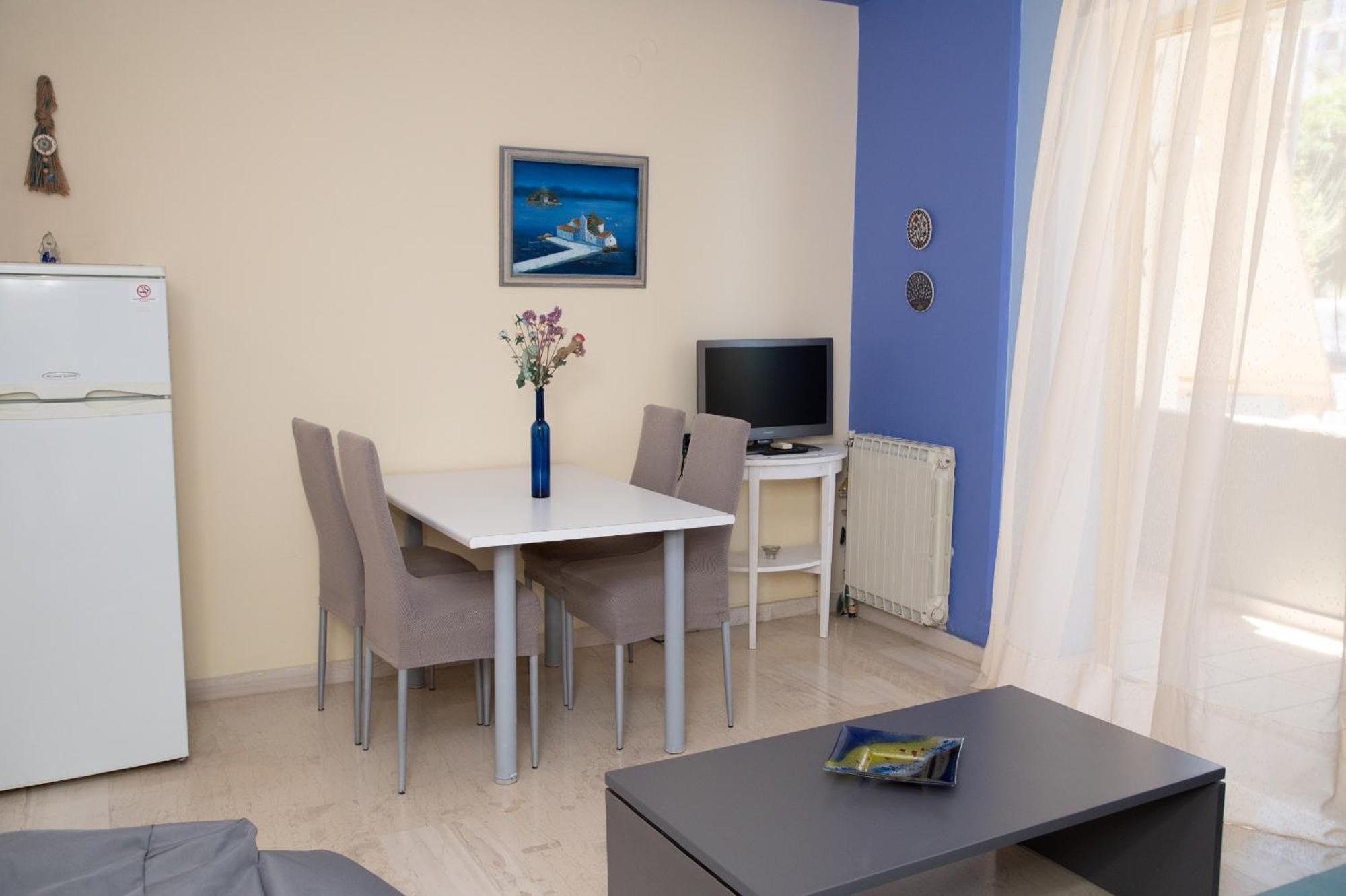 Eftihia Apartments By The Sea Ретимно Екстериор снимка