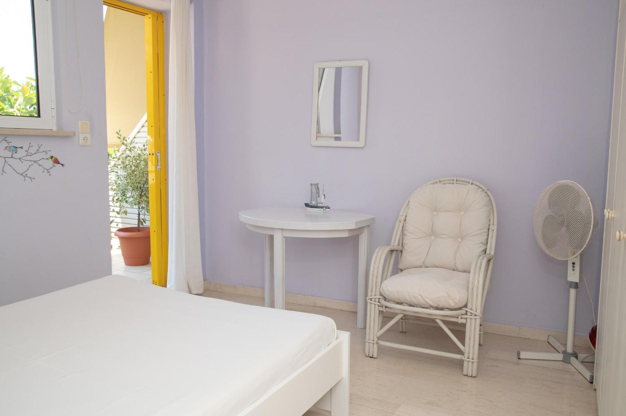 Eftihia Apartments By The Sea Ретимно Екстериор снимка