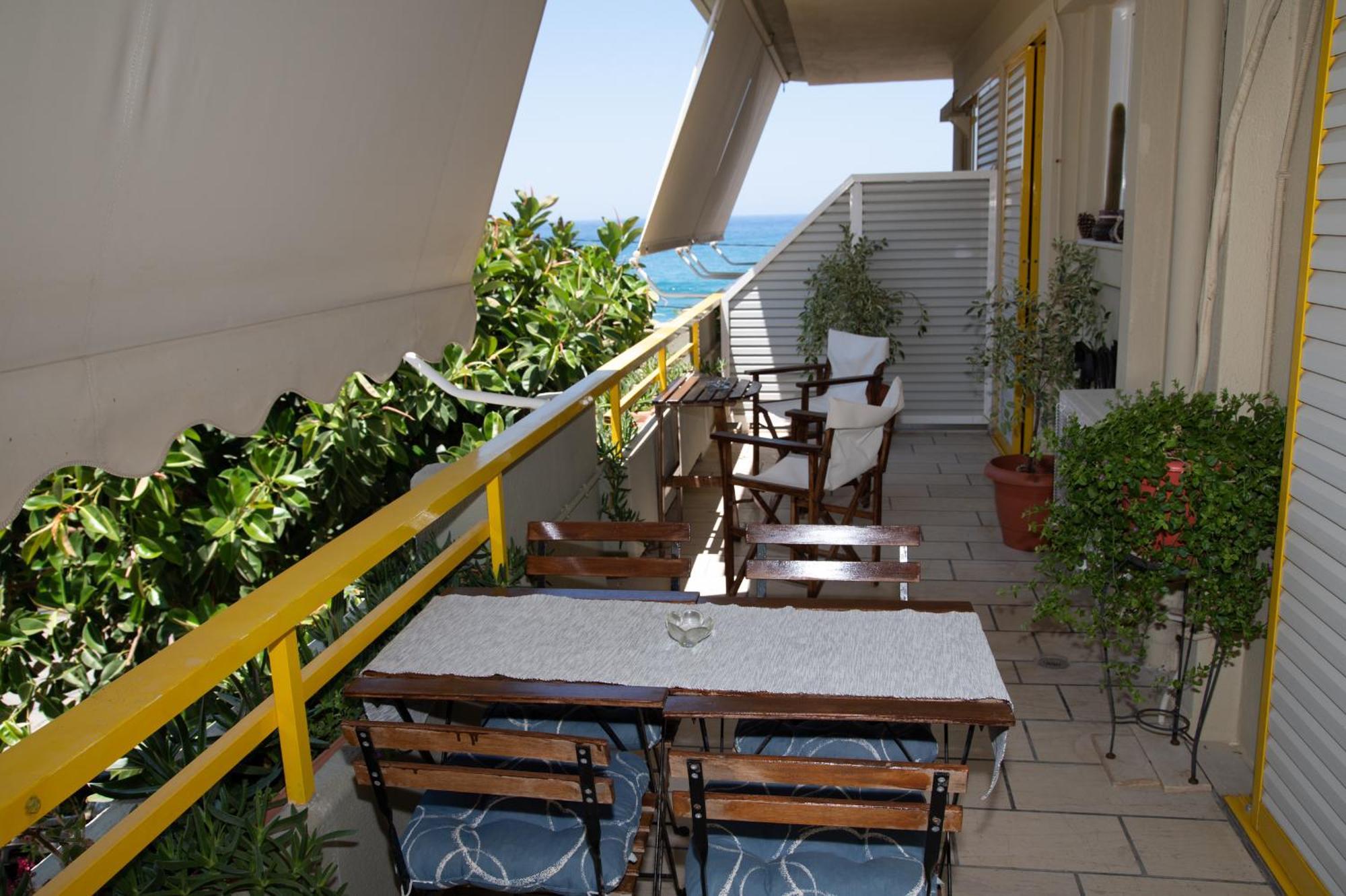 Eftihia Apartments By The Sea Ретимно Екстериор снимка