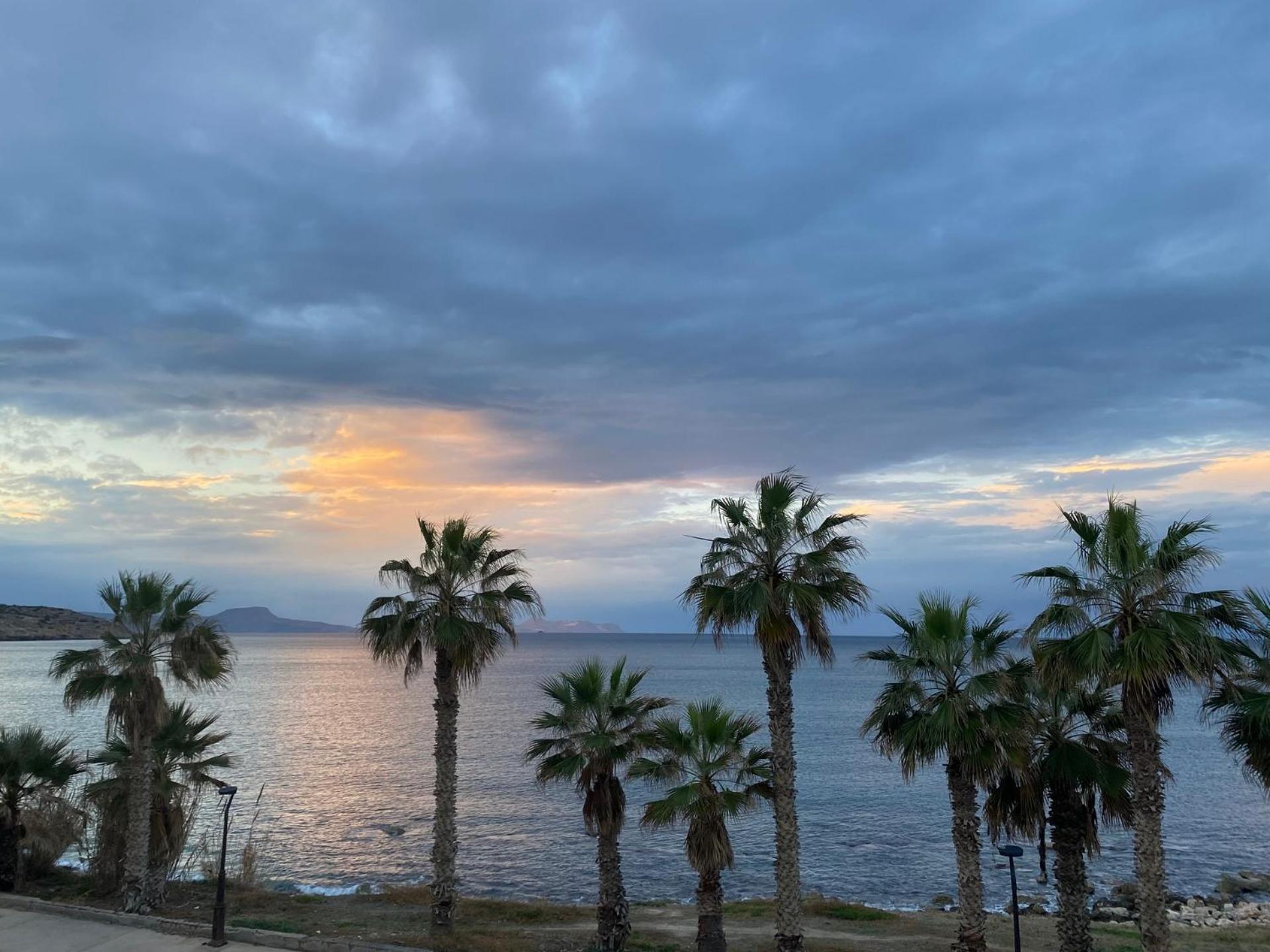 Eftihia Apartments By The Sea Ретимно Екстериор снимка